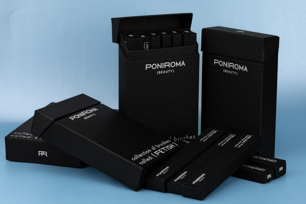 Подарочные коробки Poniroma